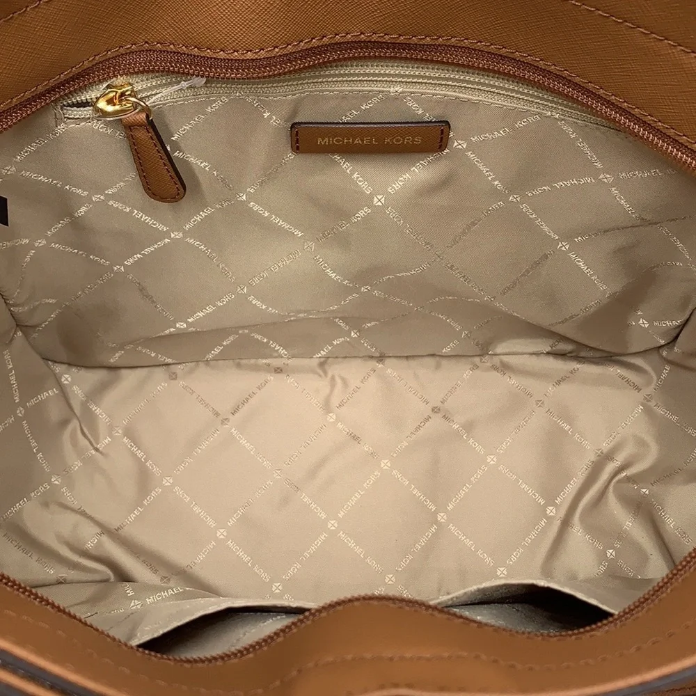 MICHAEL KORS LARGE X CHAIN SHOULDER TOTE & LG FLAT MULTIFUNCTIONAL PHONE CASE - Picture 14 of 16